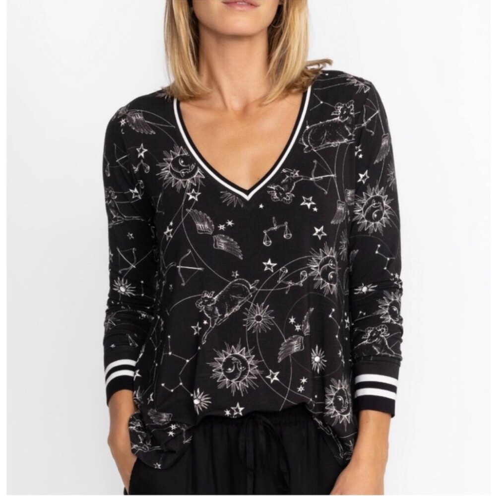 Johnny Was Bijou Janie Favorite Long Sleeve V-Neck Swing Tee Shirt Black medium